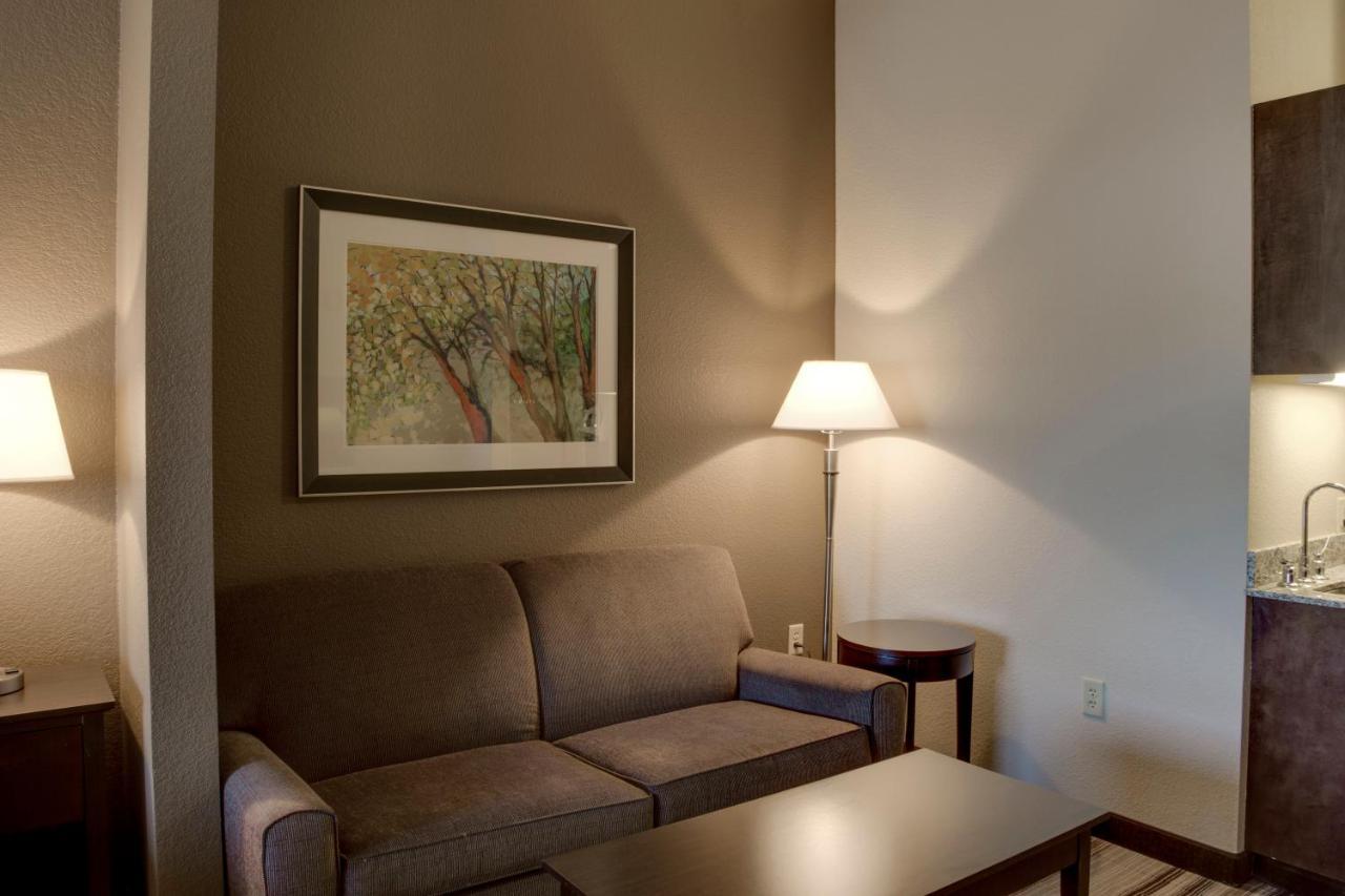 Holiday Inn Express & Suites Nevada By Ihg Pokoj fotografie